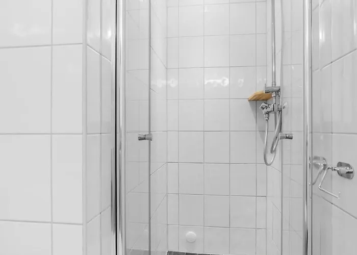 Апартаменты Dinbnb L Family Friendly L 1000m From Station L New L Free Parking *