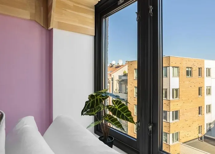 Апартаменты Dinbnb L Family Friendly L 1000m From Station L New L Free Parking *